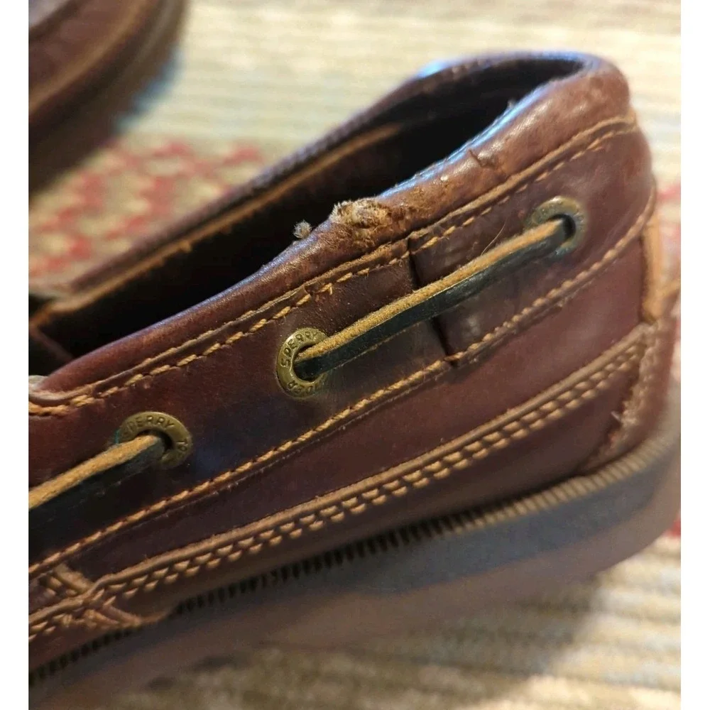 Sperry men eye